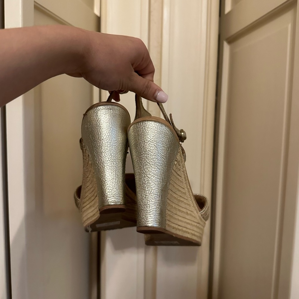UGG Raffia Straw Metallic Wedges - Picture 3 of 3